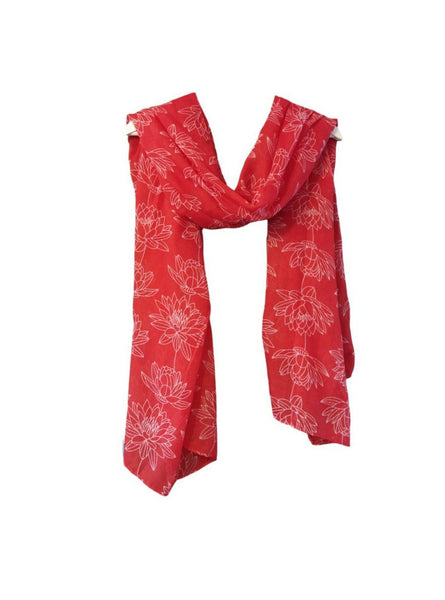  Red outline scarf.