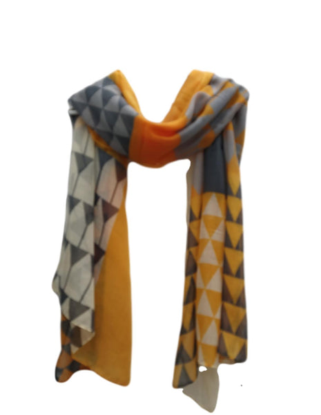 Yellow triangles scarf.